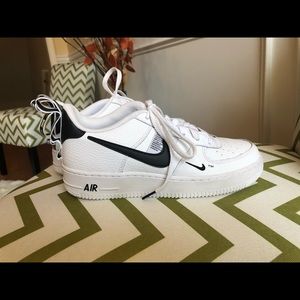 Air Force 1 ‘07’ LV8 ‘overbranding’